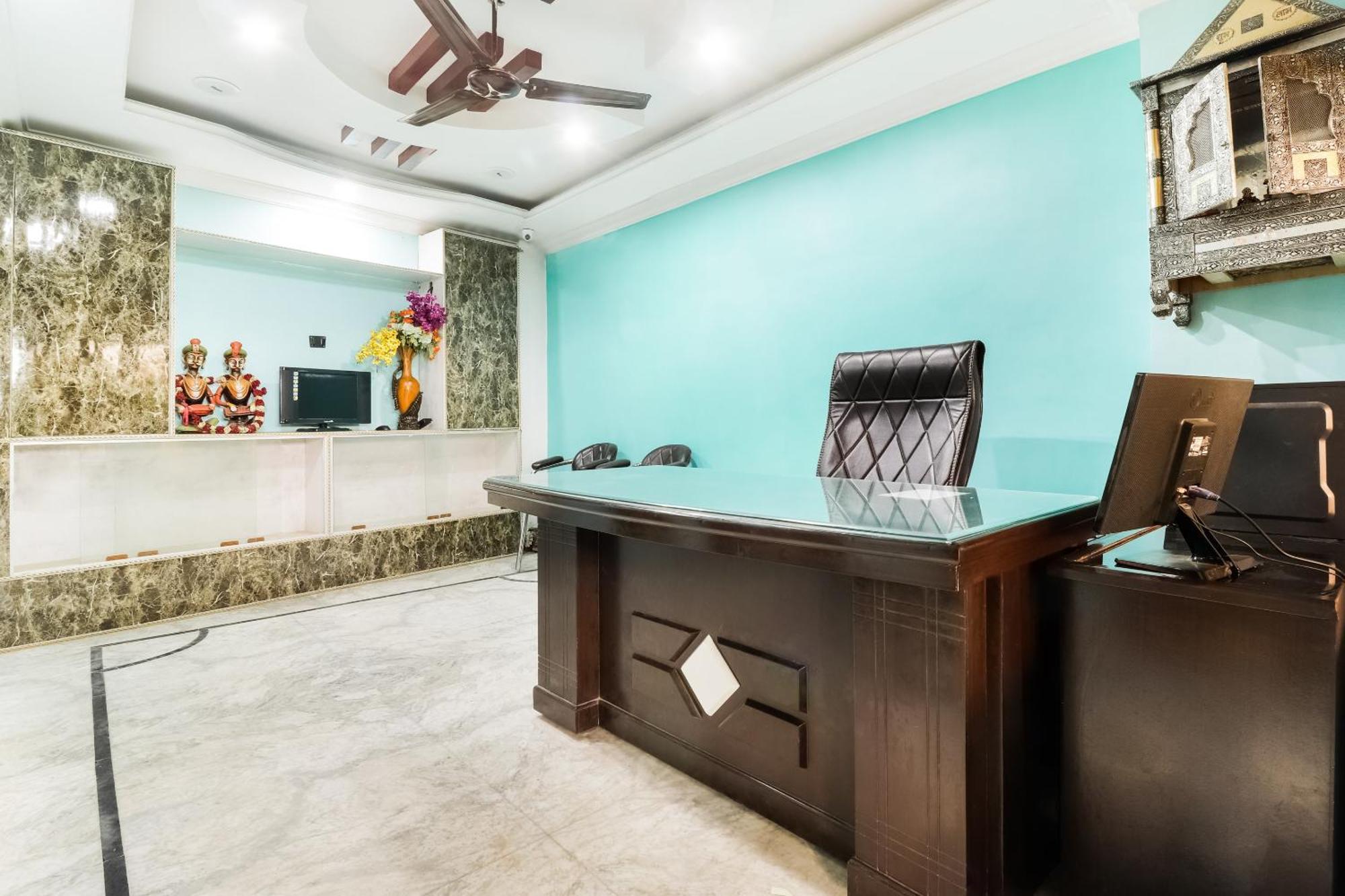 Hotel O Kalawati Palace Bhauli Екстериор снимка